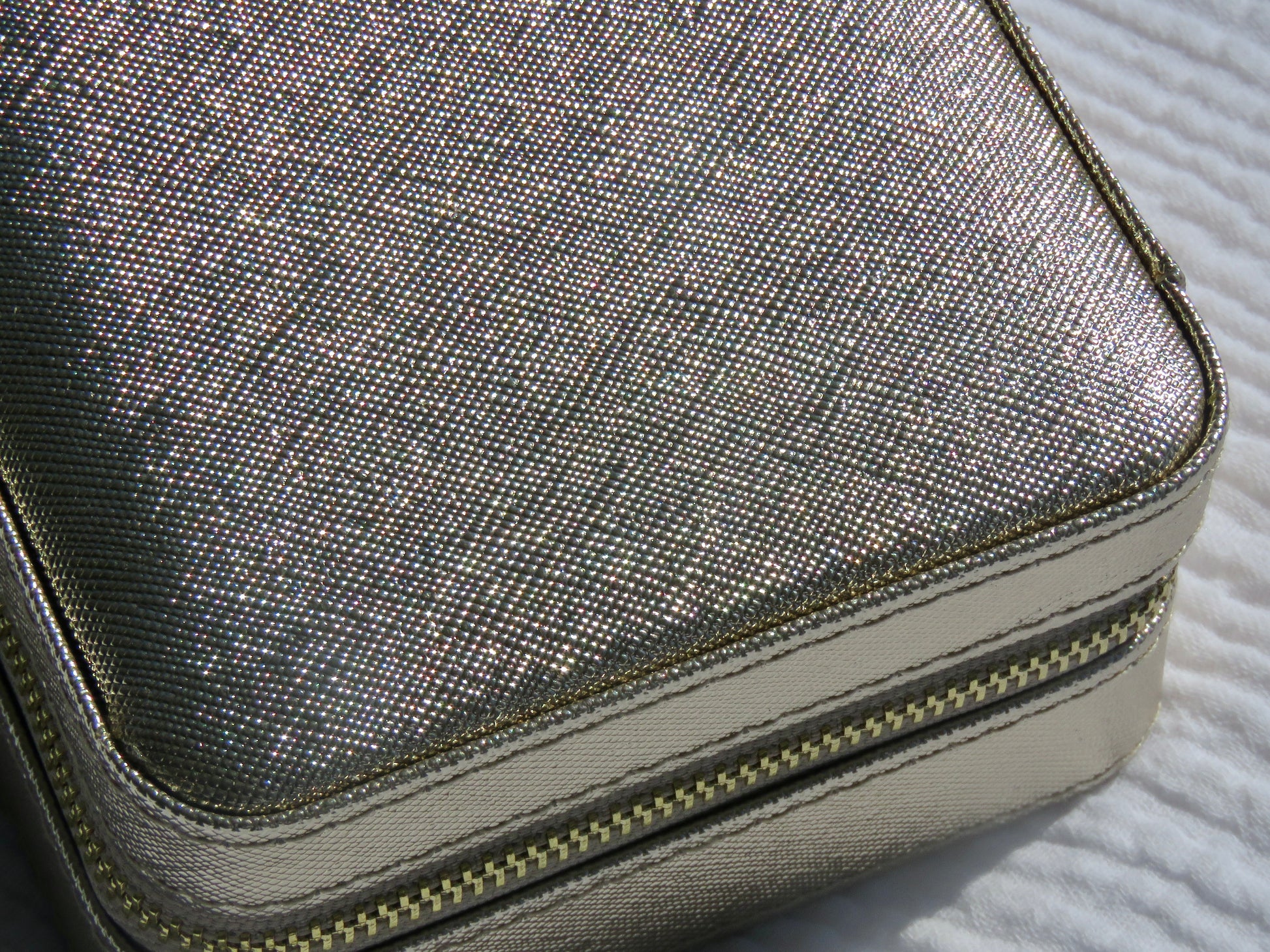 Boite à bijoux dorée Jelac