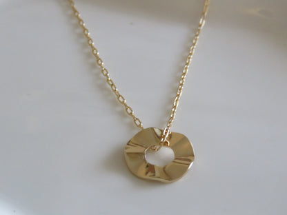 Collier Diane de face - artisanat - brillant -élégant - torsadé