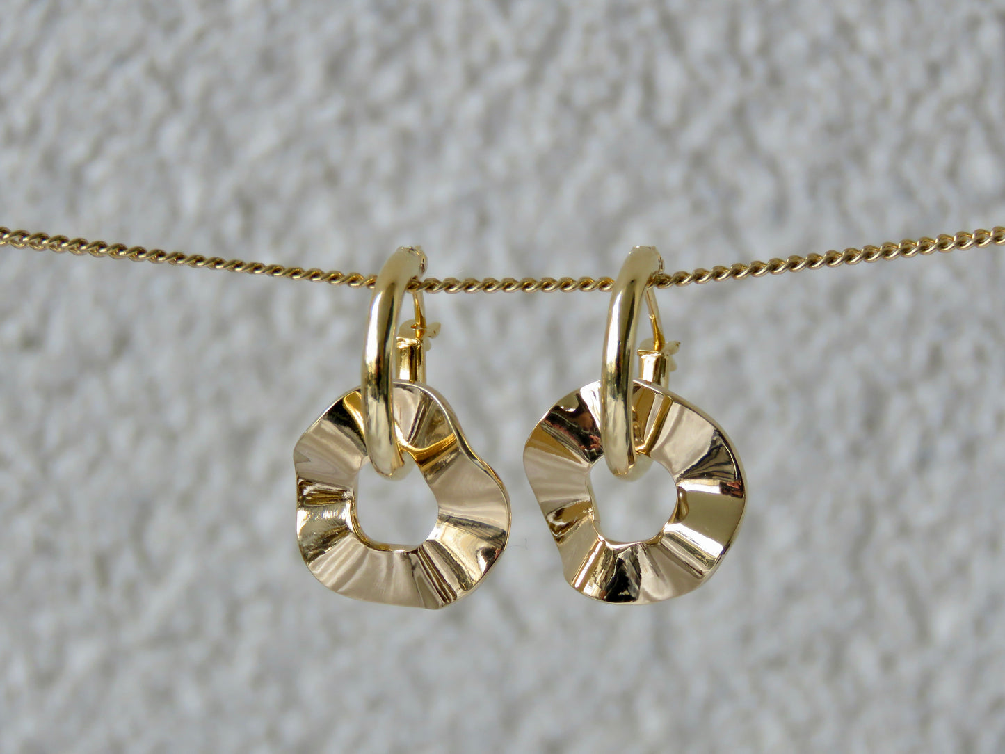 boucles d'oreilles pendantes - plaqué or - anneau - interchangeable - best seller - brillante - élégante - torsadées