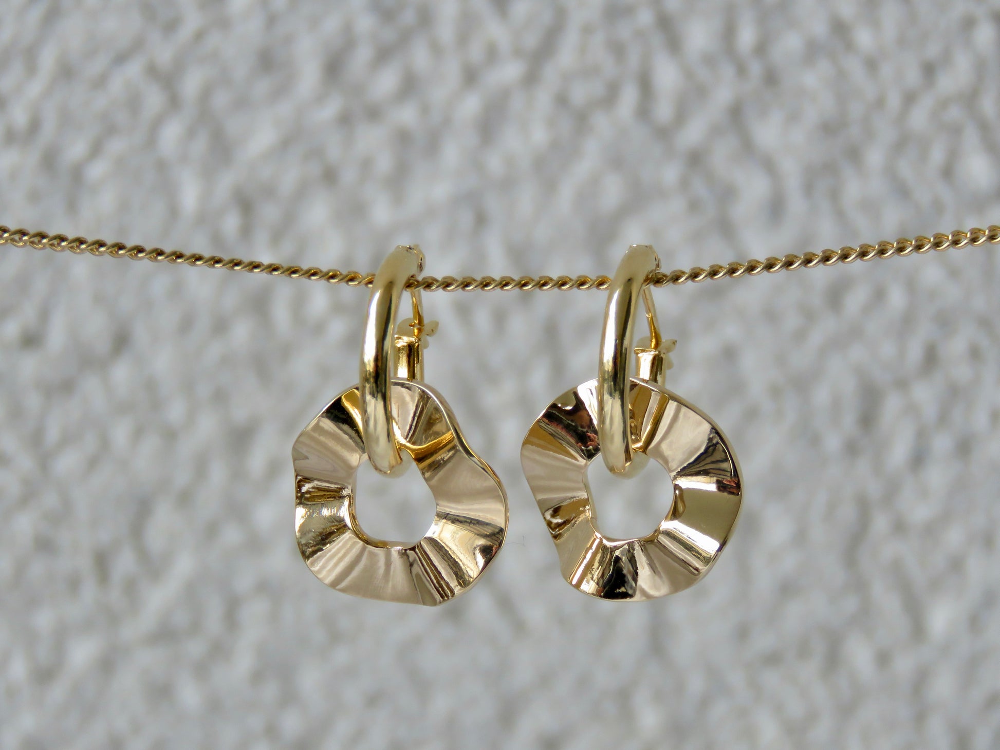 boucles d'oreilles pendantes - plaqué or - anneau - interchangeable - best seller - brillante - élégante - torsadées